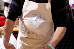 S-klobasicom-u-EU-57